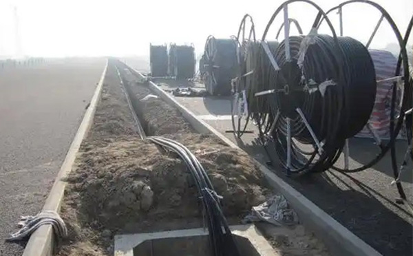 现代通信网络建设指南:永靖光缆施工全流程技术解析与质量控制 现代通信网络建设指南:永靖光缆施工全流程技术解析与质量控制